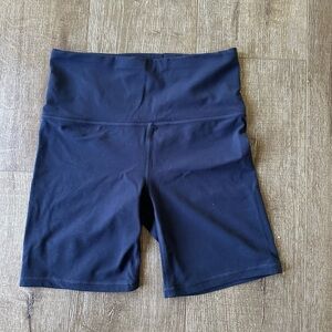 EUC Athleta Elation Ultra High Rise 7” Short size S